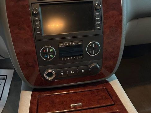 Used 2010 Chevrolet Tahoe LTZ AWD/4WD image 22