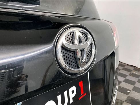 Used 2017 Toyota RAV4 XLE image 30