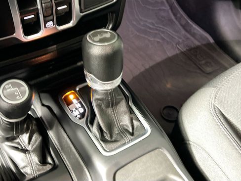 Used 2023 Jeep Wrangler Sport S image 25