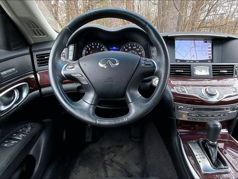 Used 2019 INFINITI Q70 L 3.7 AWD/4WD image 6