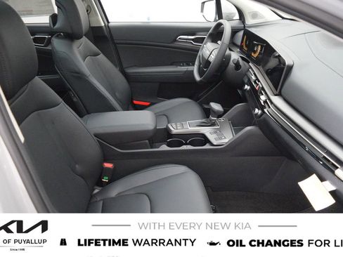 New 2026 Kia Sportage EX FWD image 16