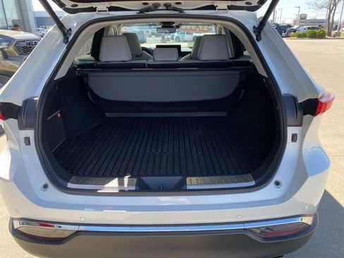 Certified 2024 Toyota Venza Limited image 4