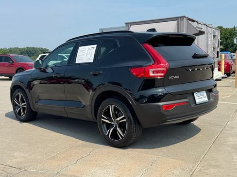 Used 2023 Volvo XC40 B5 Plus AWD/4WD image 6
