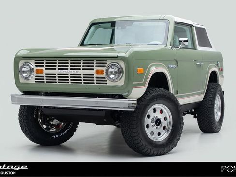 Used 2025 Ford Bronco Badlands image 1