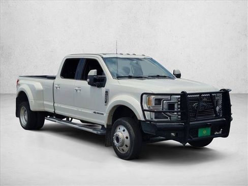 Used 2020 Ford F450 Lariat w/ Lariat Ultimate Package AWD/4WD image 3
