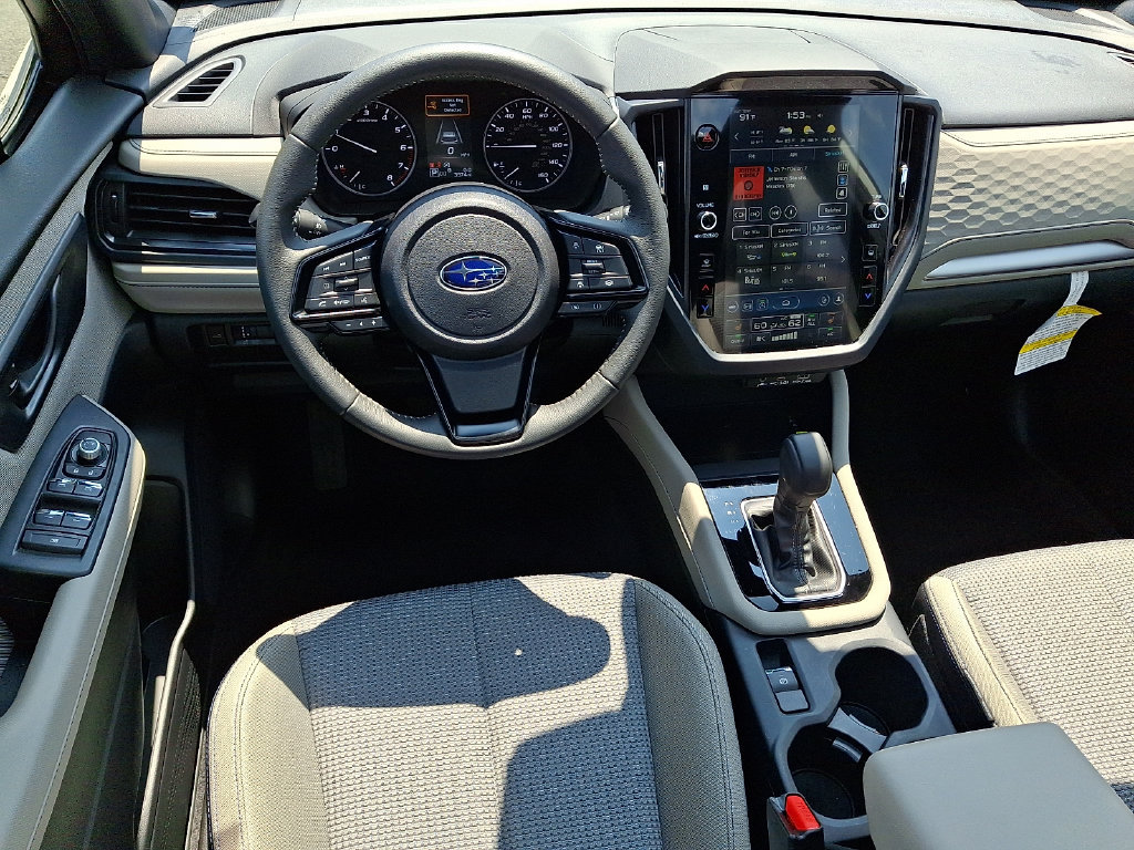 Used 2025 Subaru Forester Premium AWD/4WD image 11