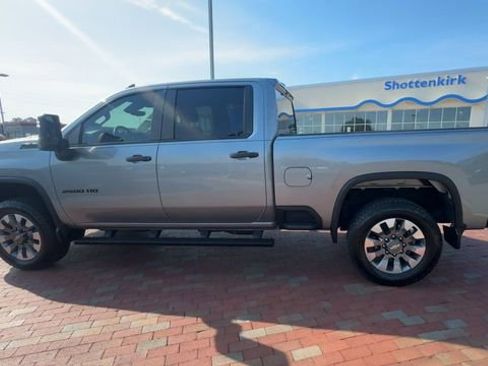 Used 2024 Chevrolet Silverado 2500 Custom w/ Custom Value Package AWD/4WD image 8