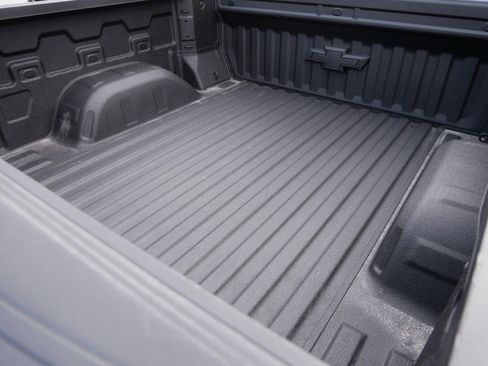 Used 2025 Chevrolet Silverado 1500 High Country w/ High Country Premium Package AWD/4WD image 9