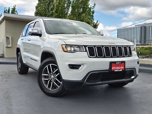 Used 2018 Jeep Grand Cherokee Limited AWD/4WD image 2