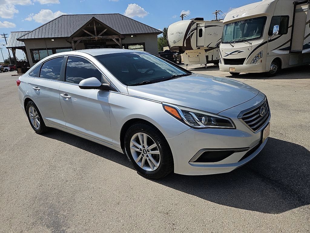 Used 2017 Hyundai Sonata SE FWD image 10