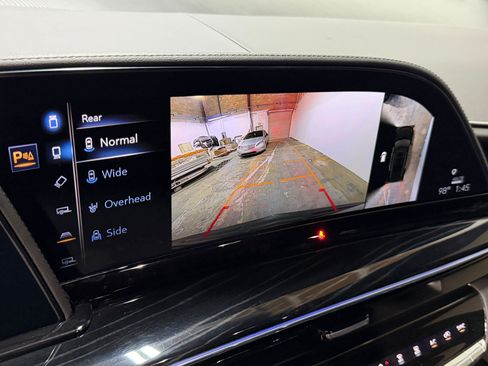 Certified 2024 Cadillac Escalade ESV V AWD/4WD image 29