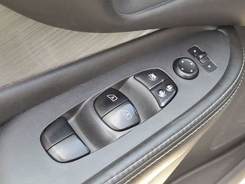Used 2017 Nissan Murano SV AWD/4WD image 16