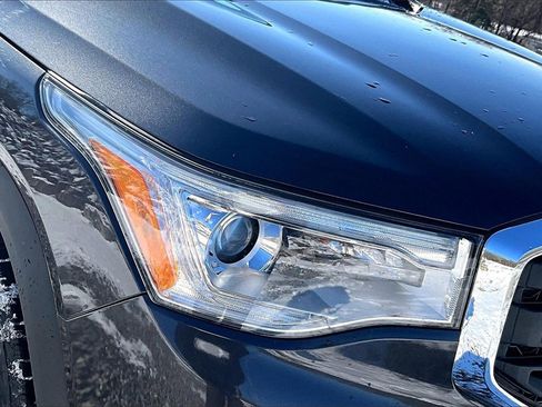 Used 2018 GMC Acadia SLT image 28