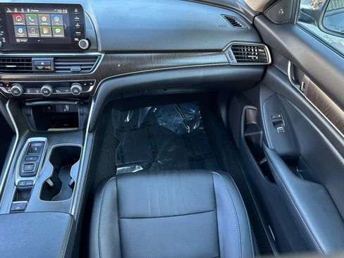 Used 2020 Honda Accord Touring image 29