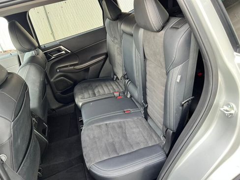 Used 2024 Mitsubishi Outlander SE image 20