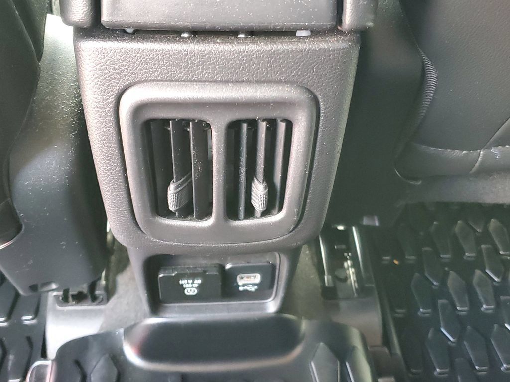 Used 2019 Jeep Compass Latitude AWD/4WD image 12