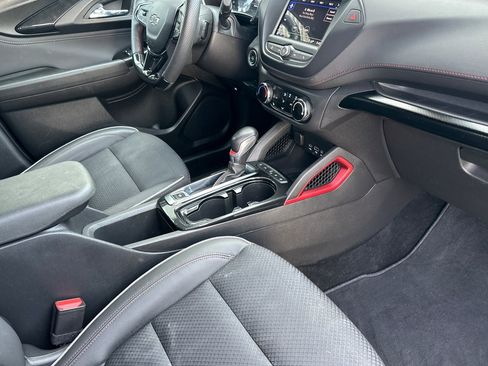 Used 2023 Chevrolet TrailBlazer RS FWD image 17