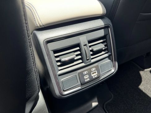 Used 2025 Subaru Forester Limited AWD/4WD image 25