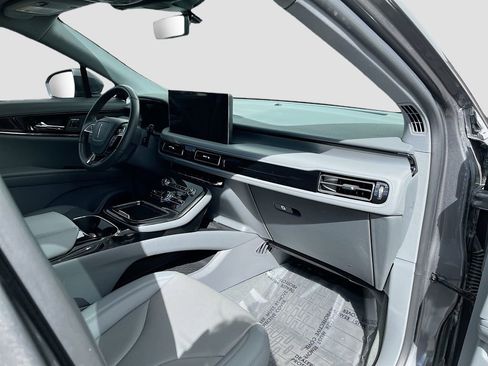 Used 2023 Lincoln Nautilus Reserve w/ Luxury Package image 32