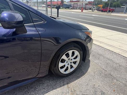 Used 2021 Toyota Corolla LE w/ Carpet Mat Package (TMS) FWD image 10