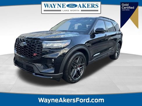Used 2025 Ford Explorer ST image 1