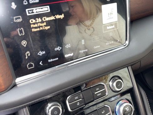 Used 2023 GMC Yukon Denali Ultimate image 7