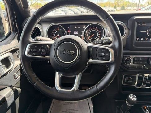 Used 2018 Jeep Wrangler Unlimited Sahara AWD/4WD image 25