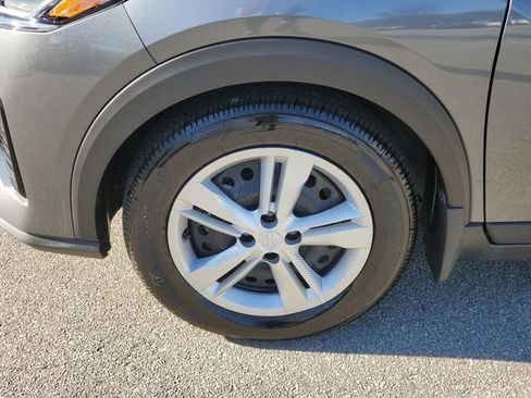 Certified 2025 Nissan Kicks Play S image 10