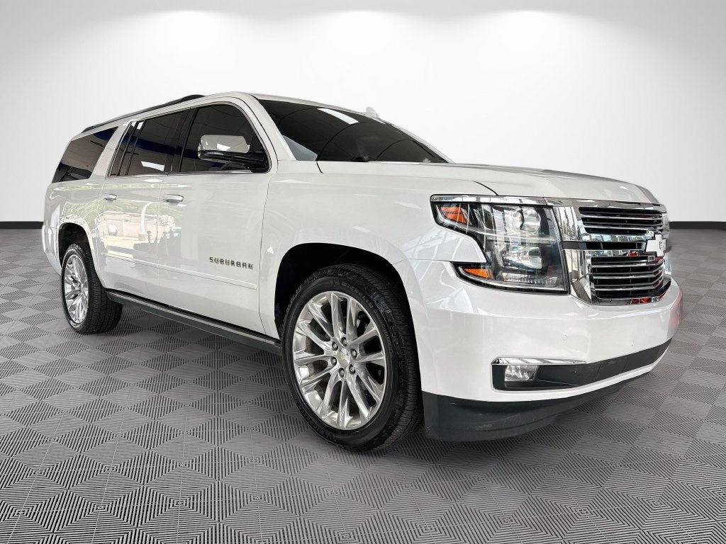 Used 2019 Chevrolet Suburban Premier w/ Premier Plus Edition AWD/4WD image 3