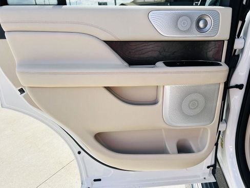 Used 2021 Lincoln Navigator Reserve w/ Luxury Package AWD/4WD image 33