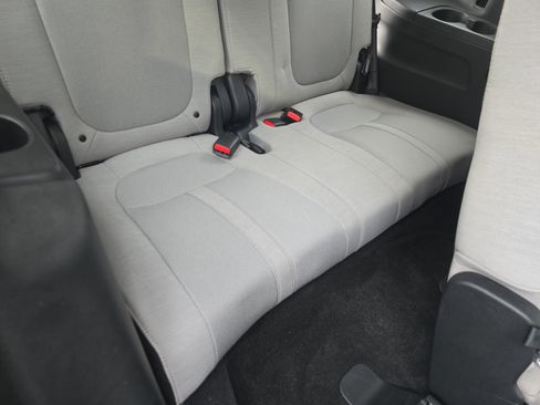Used 2023 Honda Pilot LX image 12