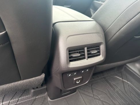 Certified 2024 Chevrolet Equinox Premier FWD image 12