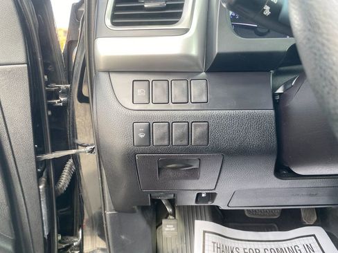 Used 2019 Toyota Highlander LE AWD/4WD image 14