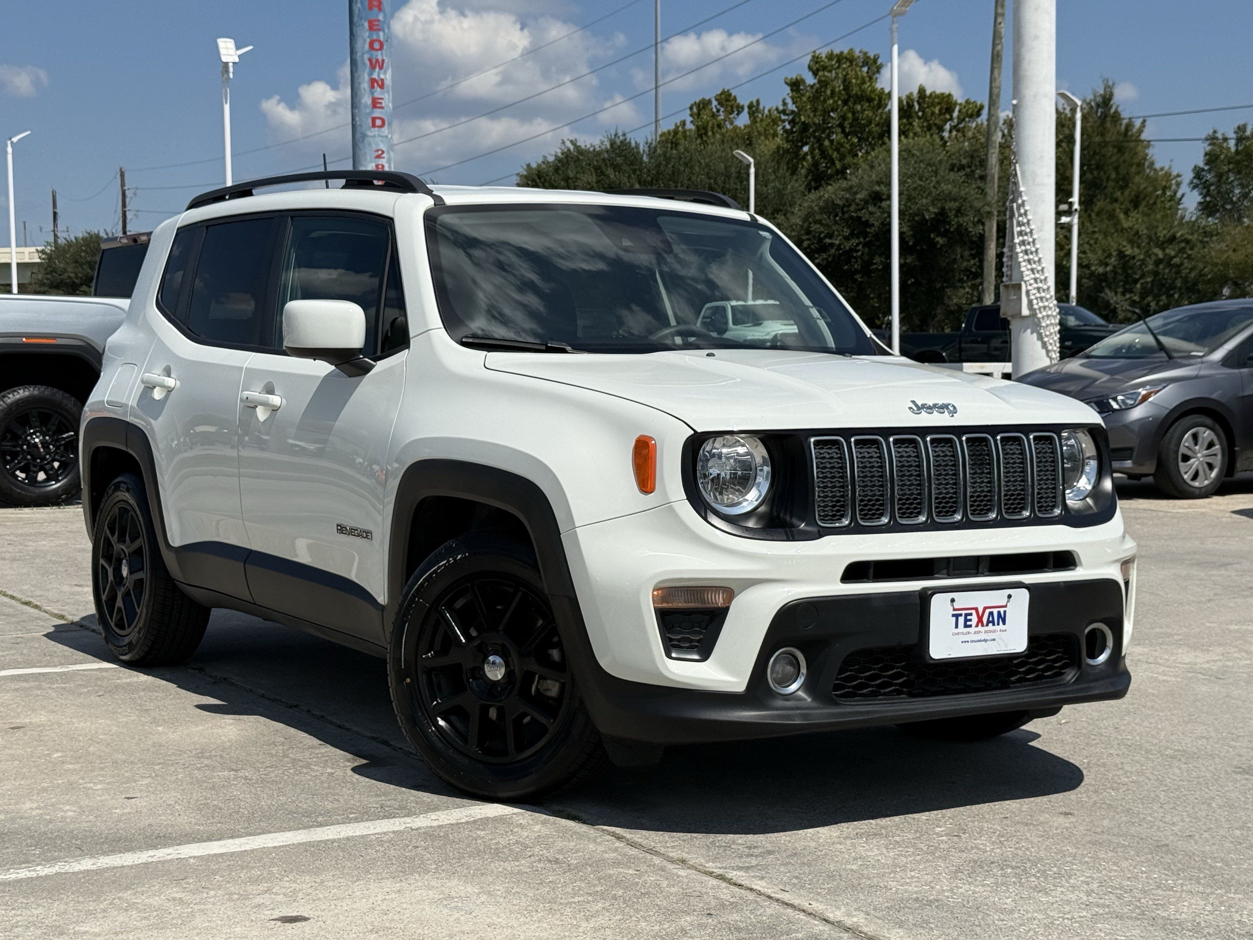 Used 2021 Jeep Renegade Latitude FWD image 2
