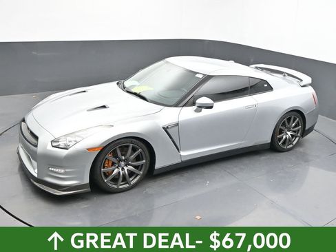 Used 2012 Nissan GT-R Premium image 40