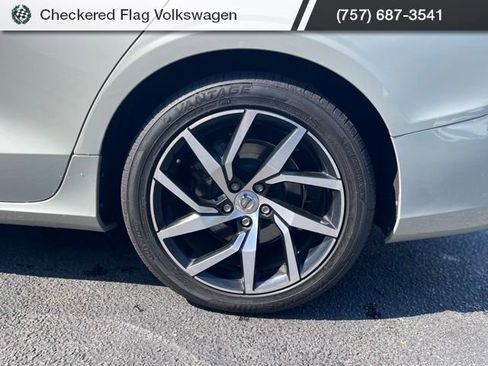 Used 2020 Volvo S60 T5 Momentum FWD image 6