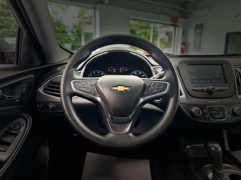 Used 2018 Chevrolet Malibu LT FWD image 18