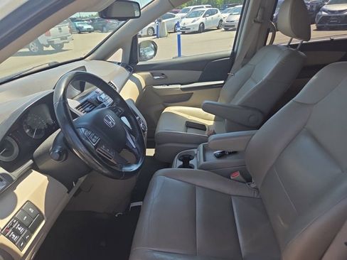 Used 2015 Honda Odyssey Touring Elite image 6