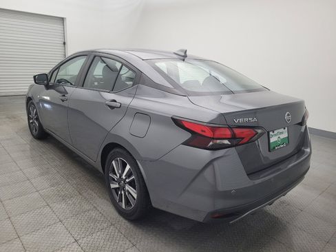 Used 2021 Nissan Versa SV image 5