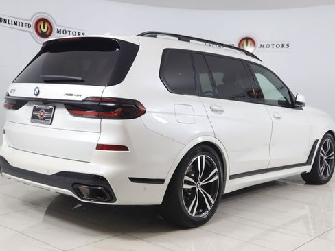Used 2024 BMW X7 xDrive40i w/ M Sport Package AWD/4WD image 3