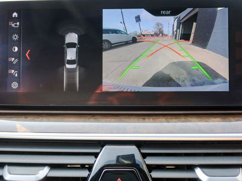 Used 2017 BMW 530i xDrive AWD/4WD image 16