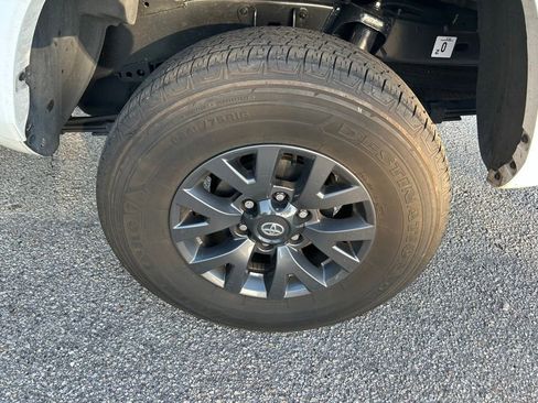 Used 2023 Toyota Tacoma SR5 w/ Technology Package RWD image 10