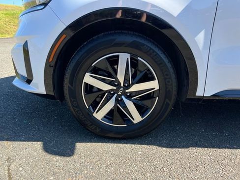 Used 2021 Kia Sorento S FWD image 28