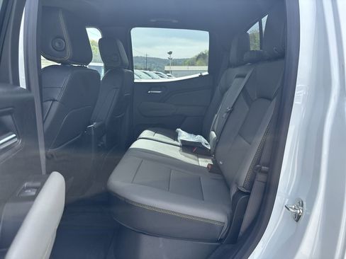 New 2026 Chevrolet Colorado ZR2 w/ Technology Package AWD/4WD image 24