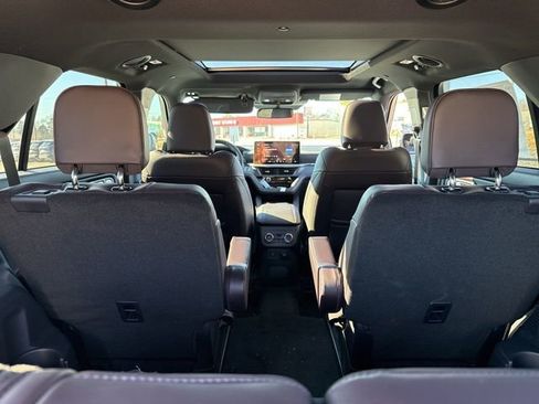 New 2026 Ford Explorer Platinum image 24