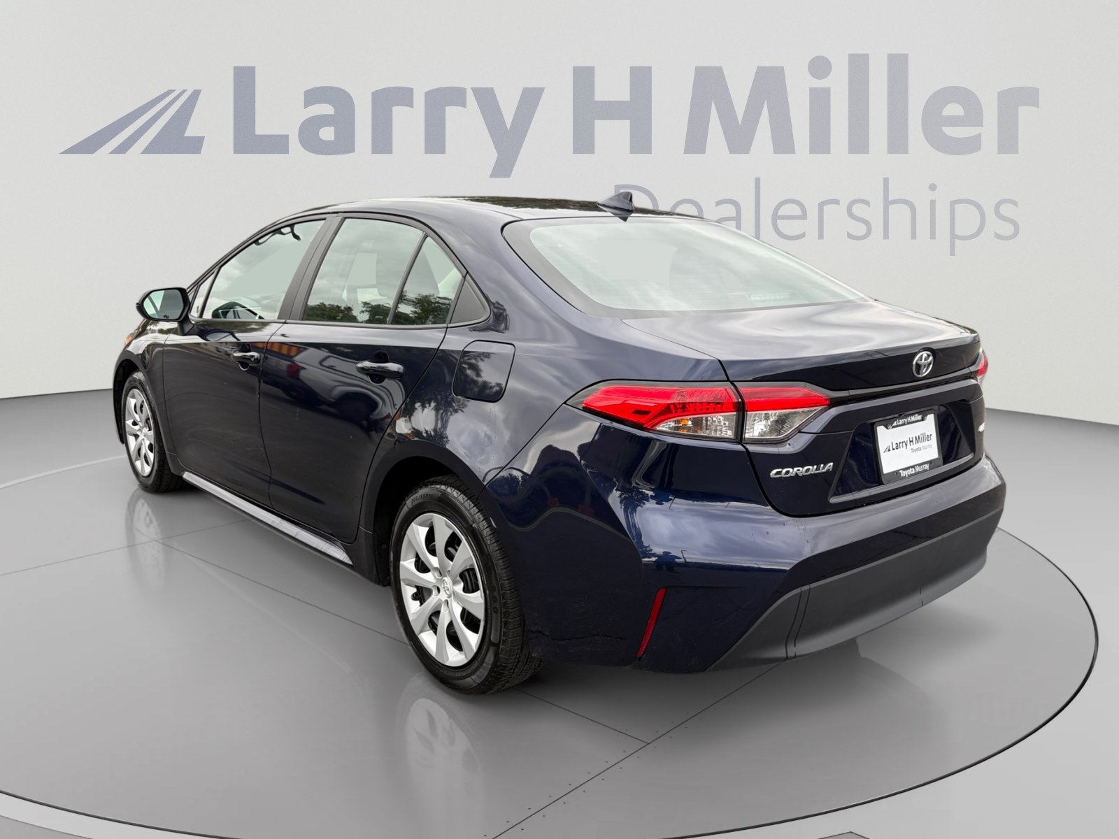 Used 2024 Toyota Corolla LE FWD image 3