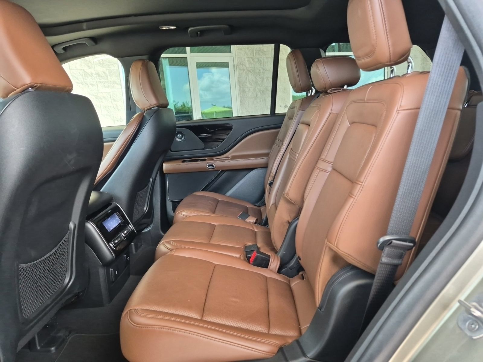 Used 2023 Lincoln Aviator Reserve w/ Elements Package Plus RWD image 9