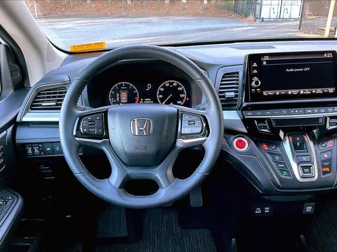 Used 2025 Honda Odyssey EX-L image 5