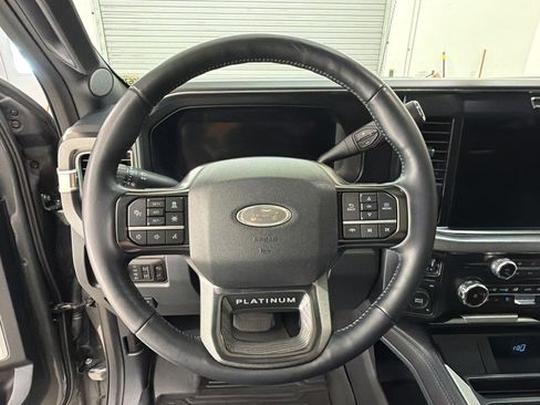 Certified 2025 Ford F250 Platinum w/ FX4 Off-Road Package AWD/4WD image 11