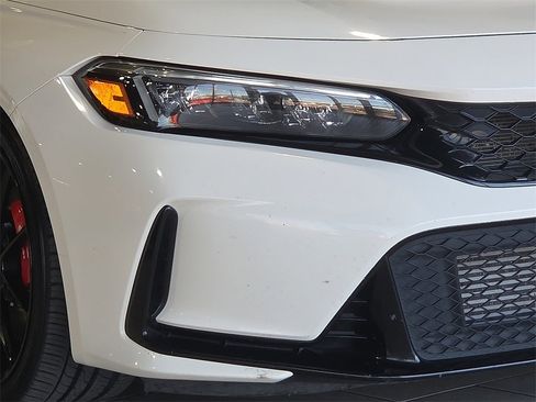 Used 2023 Honda Civic Type R image 10